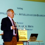  Groß auch das Interesse am Vortrag von Prof. Dr. Axel Wirth zu den Haftungsfallen am Bau. 
Foto: Ingo Jensen/Jensen media