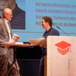  Moderator Hans Peters im Gespräch mit André Kist vom Deutschen Wetterdienst.